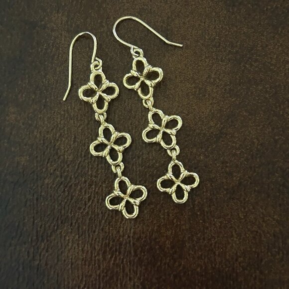 Flower Dangling Dainty Earrings Gold Tone - Picture 2 of 3